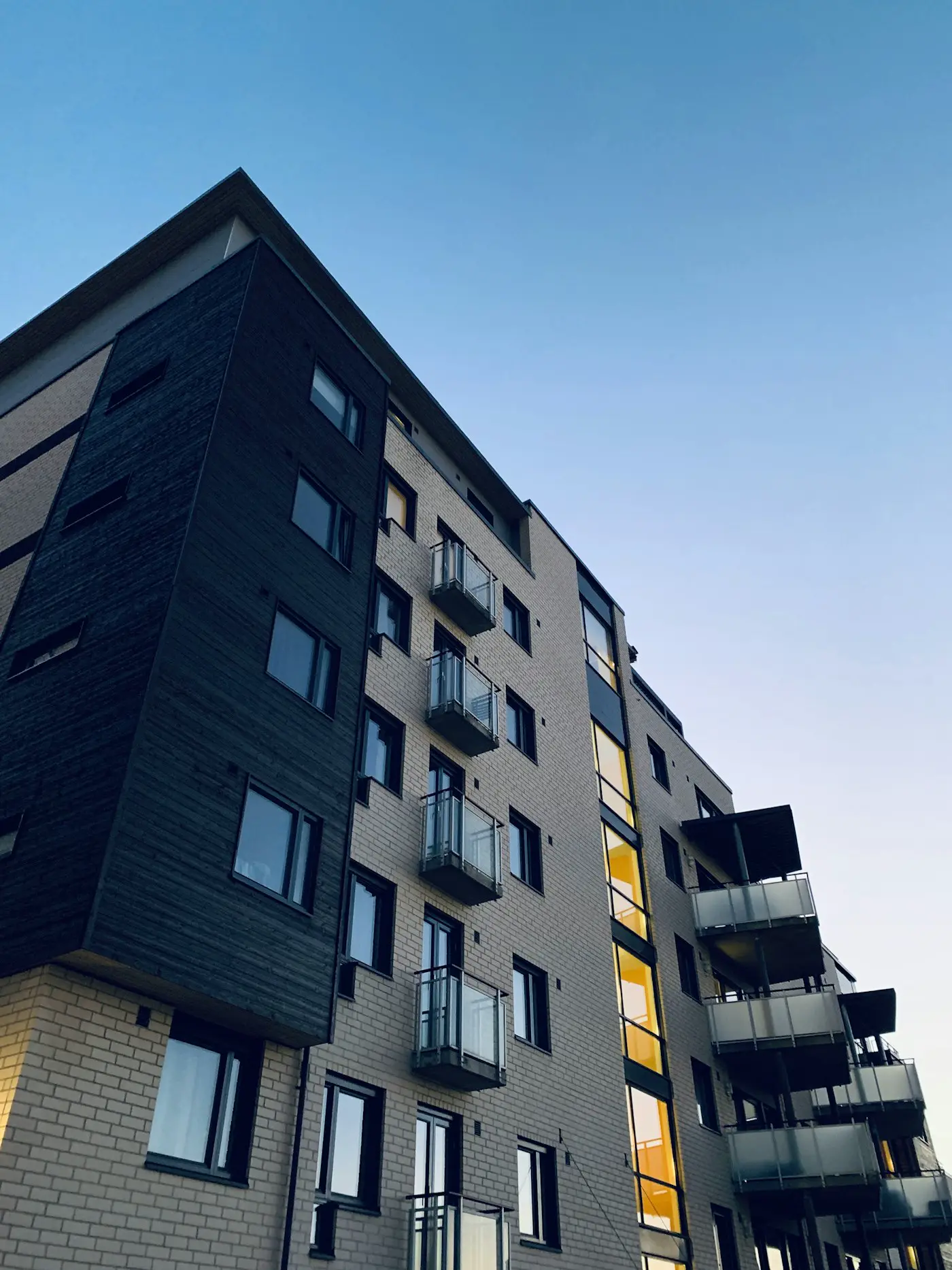 Tour de condos